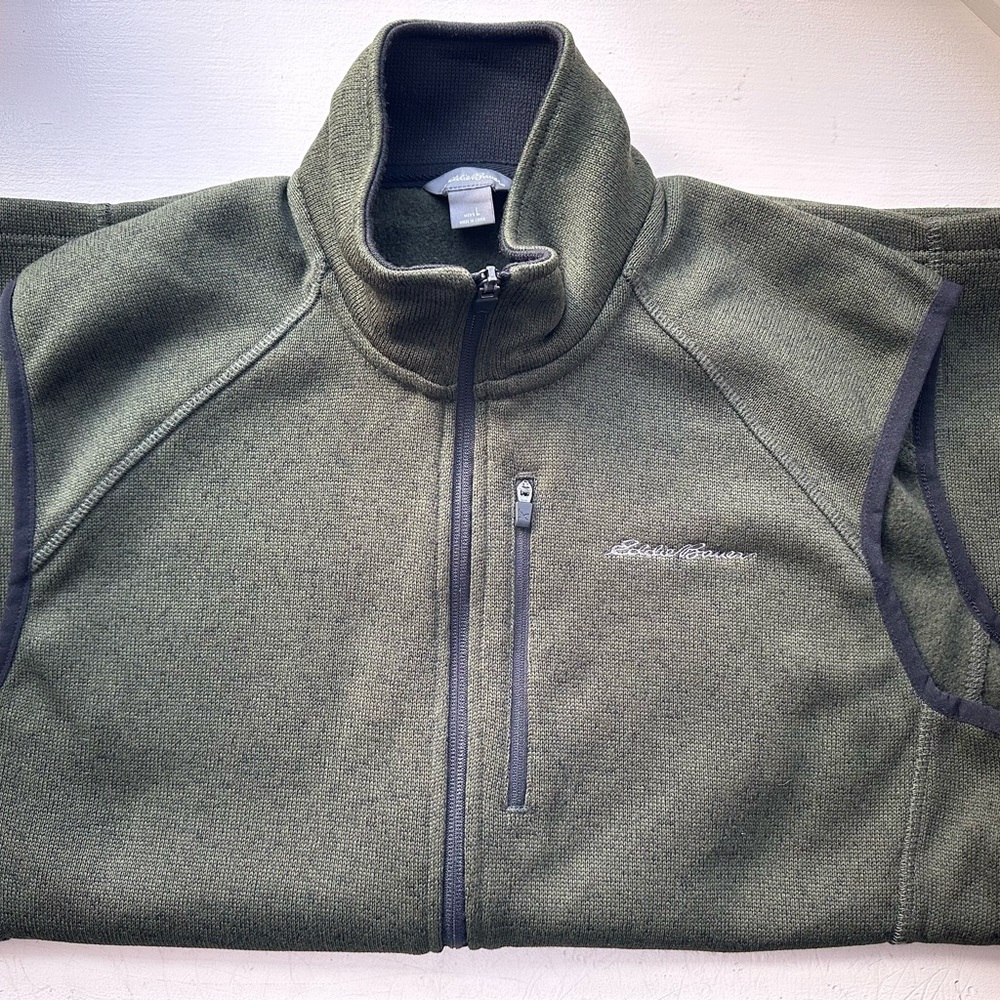 Men’s Eddie Bauer fleece vest